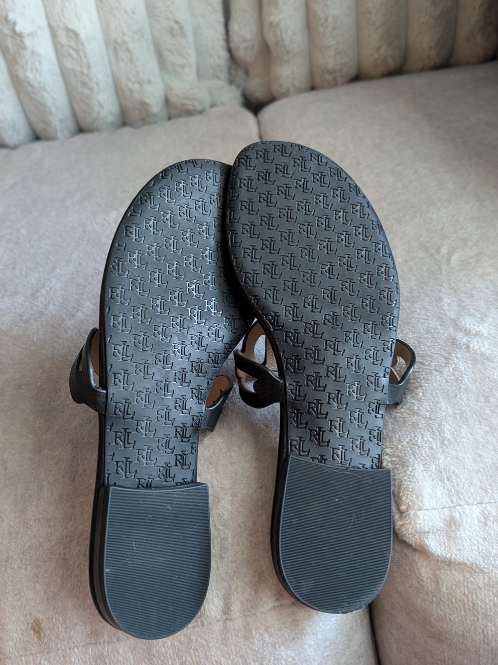Lauren Ralph Lauren Black Logo Thong Sandals - Picture 7 of 7